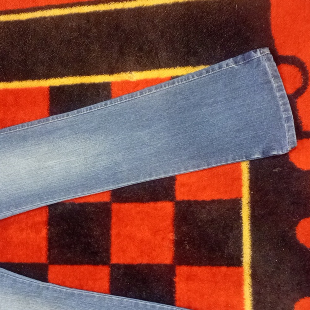 Dereon Jeans - Picture 10 of 16